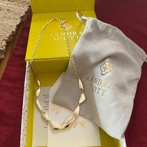 Brand new Kendra Scott gold necklace